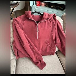 Women's Burgundy lululemon scuba size M/L